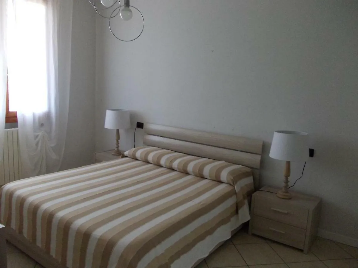 Сasa de vacaciones Alessandria Residence Desenzano del Garda