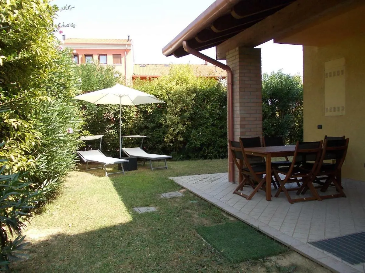 Сasa de vacaciones Alessandria Residence Desenzano del Garda